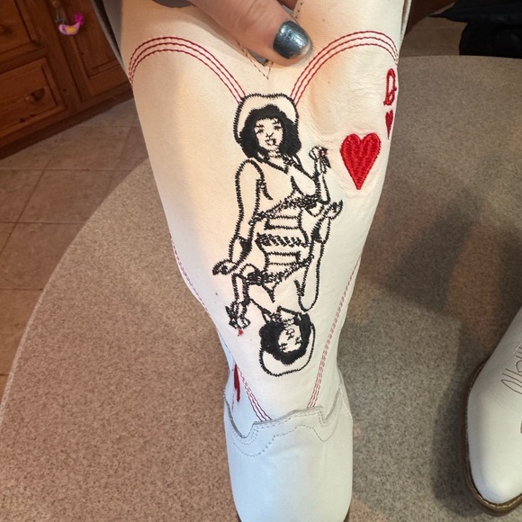 Dingo White Women's Western Boots with Red Queen of Hearts - Picture 6 of 6